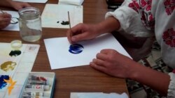 Творчі секрети відомої майстрині петриківського розпису