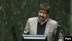 علی مطهری در نطق یک‌شنبه ۲۱ دی‌ماه که به تشنج و درگیری انجامید