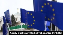 Україна ізолюється, відступ Києва від демократії знову відкладе зближення з ЄС, каже французький політолог