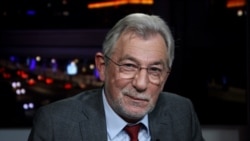 Виталий Зверев.