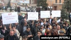 Акция протеста в Раздане против предстоящей эксплуатации в окресностях города железного рудника, 31 марта 2011 г.