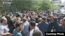 Акция протеста в Гюмри, Сюникская область Армении, 21 апреля 2021 г․