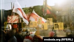 Акцыя каля беларускай амбасады ў Дзень салідарнасьці з палітзьняволенымі, 21 траўня 2025, Вільня, Літва