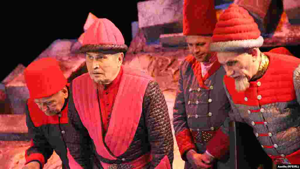 Сулдан: вәзирләр (Ирек Баһман, Наил Дунай, Айрат Арсланов, Илдус Әхмәтҗан)