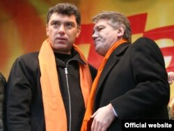 Борис Нємцов під час Помаранчевої революції, Київ, 2004 рік