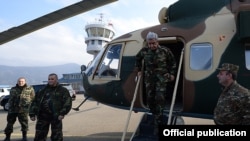 Սերժ Սարգսյանը ժամանել է Ստեփանակերտի օդակայան, 13-ը նոյեմբերի, 2014թ․