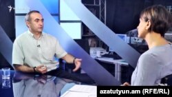 Теван Погосян в студии «Азатутюн ТВ» (архив)