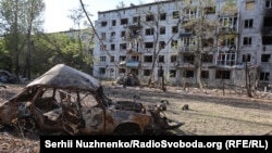 Пошкоджена російськими обстрілами багатоповерхівка, Добропілля, Донецька область, серпень 2025 року