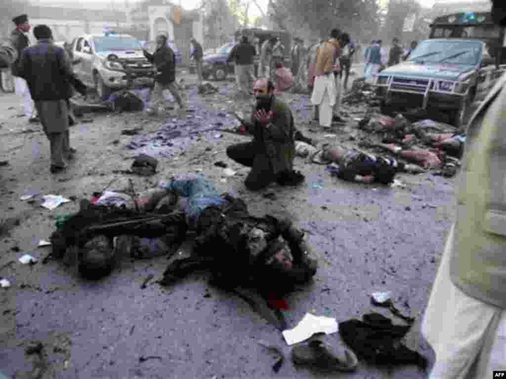 Инфиҷори 27 декабр дар Равалпиндӣ ҳадди ақал бист ҷонибдори Беназир Бҳутторо ҳалок намуд.