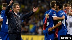 در خط دفاع امیر اسپاهیچ (شماره ۴) بازوبند کاپیتانی را در اختیار دارد و عضو باشگاه بایر لورکوزن است با بیش از ۷۰ بازی ملی.