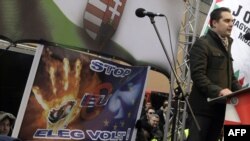 Голова парламентської партії правих радикалів «Йоббік» Ґабор Вона