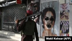 Кабулда бараткан талиб жоочусу. 18-август, 2021-жыл