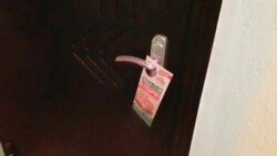 Дзьверы ў кватэру. З рэклямай на ручцы і жалезныя