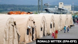 محل اقامت موقت پناهندگان افغان در پایگاه هوایی ایالات متحده در رامشتاین، آلمان، ۳۰ اوت ۲۰۲۱ 