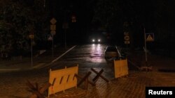 Як уточнили в компанії, відсутність світла в білій зоні графіків можуть спричиняти локальні аварії (ілюстраційне фото: Київ, травень 2024 року)