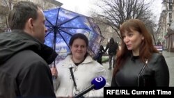 Жители Запорожья отвечают на вопросы о незаконных "референдумах", проведенных Россией на оккупированных территориях Украины. Скриншот с видео