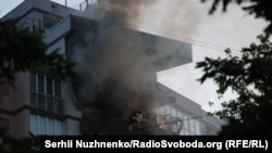 Киевдеги чабуулдан жабыркаган үй.