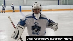 Вратарь детской сборной команды КР по хоккею. 3.12.2017. Чикаго (США)