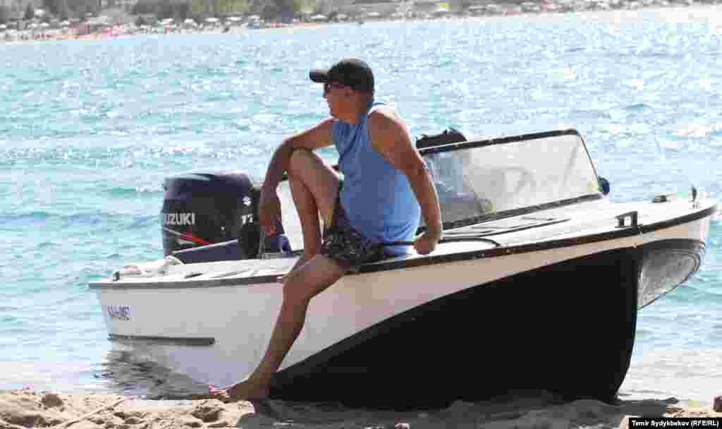 Для кого-то курортный сезон это круглосуточные трудовые будни.