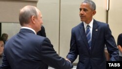 Барак Обама менен Владимир Путин. 