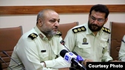 فرمانده انتظامی خوزستان، محمدرضا اسحاقی (چپ) خبر تیراندازی در بهبهان را تکذیب کرده است.