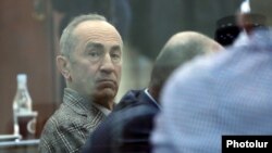 Նախկին նախագահ Ռոբերտ Քոչարյանը դատարանի դահլիճում