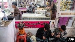 Ателье в Кабуле. Талибы запретили мужчинам-портным шить одежду для женщин