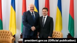 Кіраўнікі Беларусі і Ўкраіны Аляксандар Лукашэнка і Ўладзімір Зяленскі