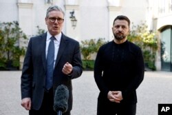 Кир Стармер и Владимир Зеленский на переговорах в Париже 27 марта