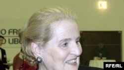 Мадлен Олбрайт, 2002 рік.