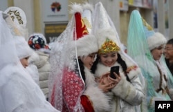 Кыргызские девушки