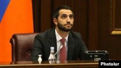 Armenia - Deputy speaker Ruben Rubinian at a session of the National Assembly, October 5, 2021.