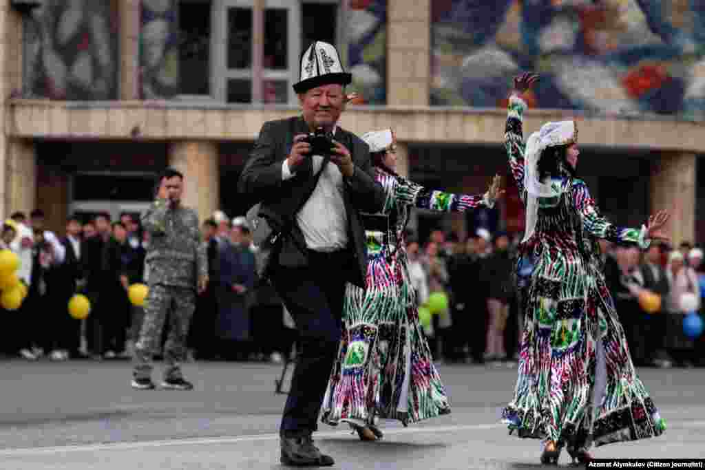 Ош шаарынын күнү 2000-жылдан бери 5-октябрда белгиленет.
