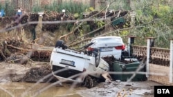 Последствия от наводнението в курорт "Елените"