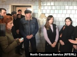 Зоозащитники не в восторге от железных вольеров