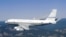АКШнын Аскер-аба күчтөрүнүн байкоо жүргүзүүчү «Boeing OC-135B» учагы. 