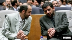 از راست: ضرغامی و سرافراز