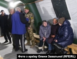 У літаку після обміну заручників