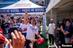 Чарлі Кэрк на дэбатах у Юце за некалькі хвілін да сьмерці, 10 верасьня 2025