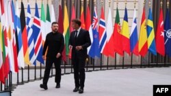 Президент Франції Емманюель Макрон і президент України Володимир Зеленський на саміті «Коаліції охочих». Єлисейський палац. Париж, 4 вересня 2025 року