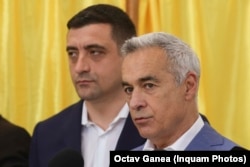 Симион и Джорджеску в деня на първия тур на президентските избори в Румъния, 4 май 2025 г.