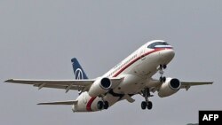Sukhoi Superjet 100 очкычы