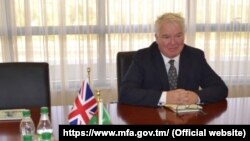 Britaniýanyň Aşgabatdaky ilçisi Hugh Philpott