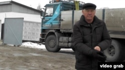 Маулен Изгутты, мастер компании, которая прокладывает водопровод в селе Жалгамыс. Алматинская область, 25 декабря 2014 года.