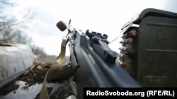 Замість снайперських патронів стріляти доводиться кулеметними – бійці