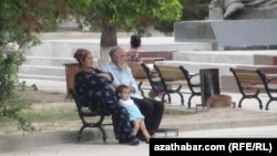 Türkmenistanyň ýaşaýjylary (arhiw suraty) 