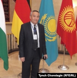 Рыскул Жолдошов, Жусуп Баласагын атындагы КУУнун доценти, тарых илимдеринин кандидаты. 15.11.2013.