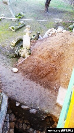 Han sarayınıñ qapalı qısmındaki qazılmalar