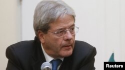 به گفته وزیر خارجه ایتالیا پرداختن به مسائل فوق‌العاده مهم انسانی، از جمله آزادی جیسون رضائیان یا همکاری تهران در مورد بحران سوریه، برای ایجاد اعتماد بین طرف‌ها از اهمیت حیاتی برخوردار است