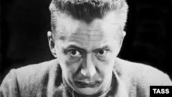 1917 жылы Петербургте құрылған Ресей уақытша үкіметінің басшысы - Александр Керенский. Маусым 1917 жыл.